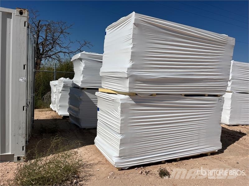 Quantity of 96 in x 48 in Polyiso Insulation 윈치, 호이스트 및 자재 리프트