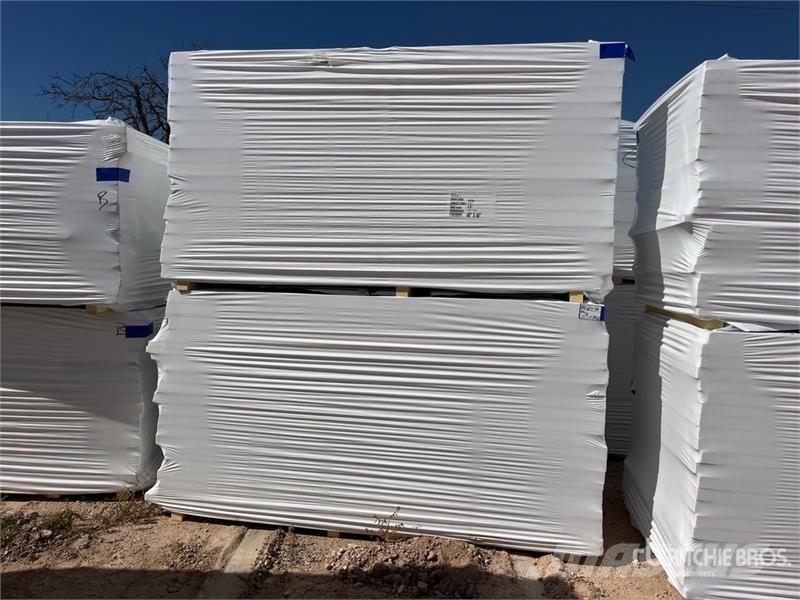  Quantity of 96 in x 48 in Polyiso Insulation 윈치, 호이스트 및 자재 리프트