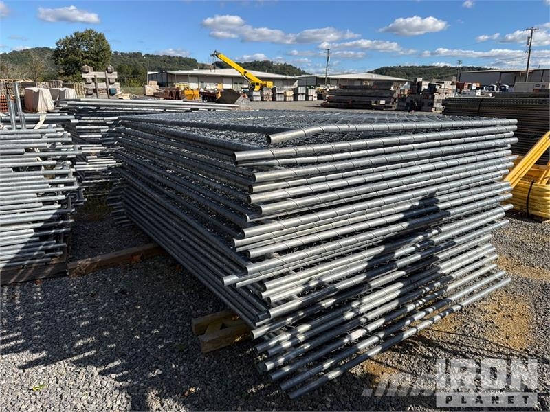  Quantity of (97) 12 ft x 6 ft (61Chainlink & 36 Wi مكونات أخرى