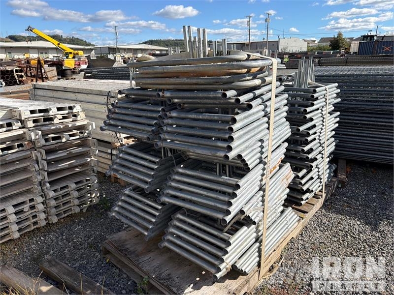  Quantity of (97) 12 ft x 6 ft (61Chainlink & 36 Wi مكونات أخرى
