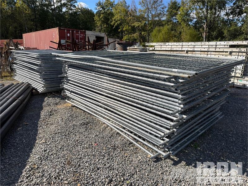  Quantity of (97) 12 ft x 6 ft (61Chainlink & 36 Wi مكونات أخرى