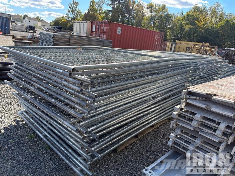  Quantity of (97) 12 ft x 6 ft (61Chainlink & 36 Wi مكونات أخرى