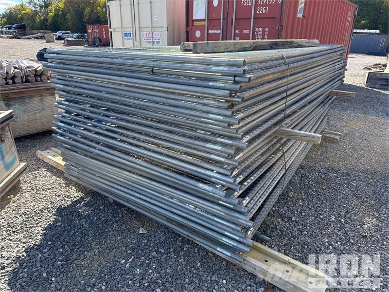  Quantity of (97) 12 ft x 6 ft (61Chainlink & 36 Wi مكونات أخرى