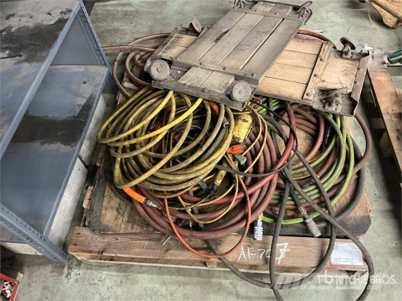  Quantity of Air Line Hoses and Shop Creepers مكونات أخرى