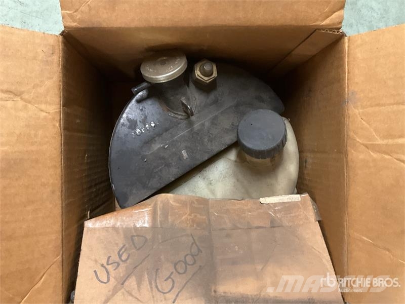  Quantity of Airbags, U-Joints and Misc. Parts Коммерческий транспорт - Другие