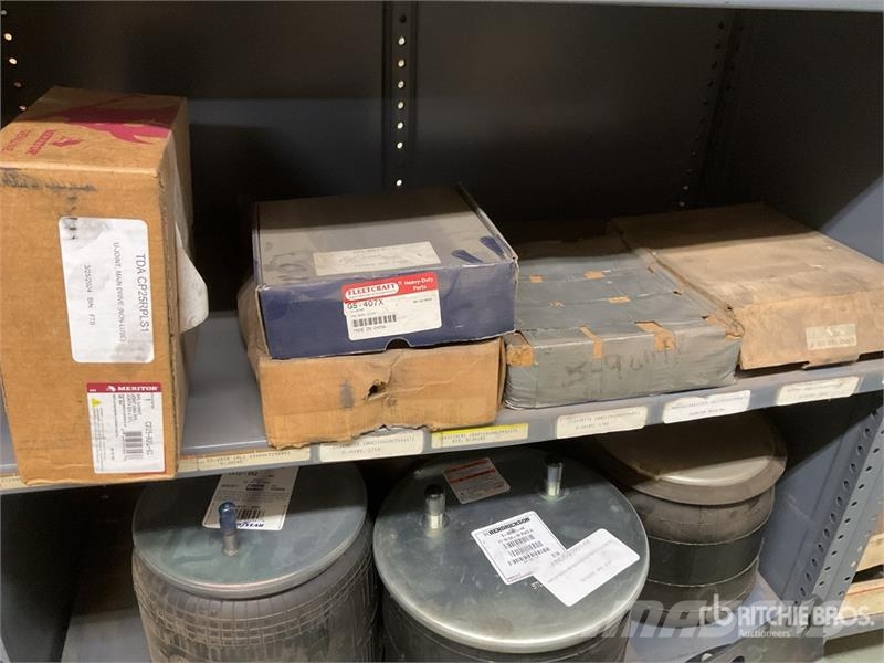  Quantity of Airbags, U-Joints and Misc. Parts Коммерческий транспорт - Другие