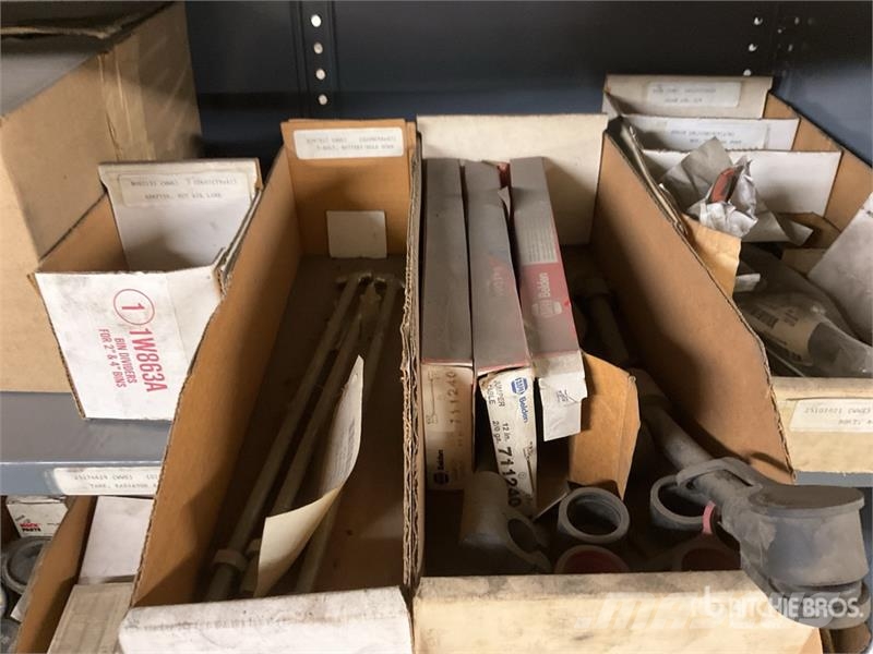  Quantity of Airbags, U-Joints and Misc. Parts Коммерческий транспорт - Другие