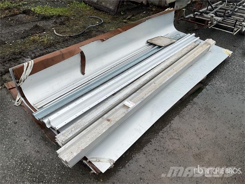  Quantity of Aluminum Trailer Panels and Supports Drugi deli