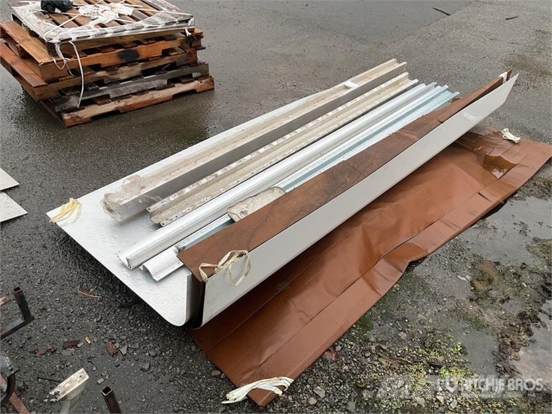  Quantity of Aluminum Trailer Panels and Supports Drugi deli