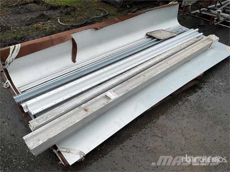  Quantity of Aluminum Trailer Panels and Supports Drugi deli