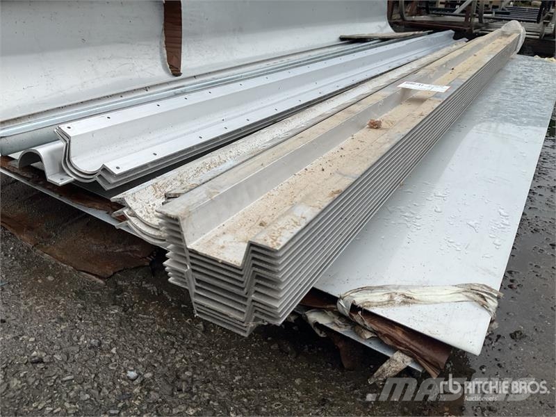  Quantity of Aluminum Trailer Panels and Supports Drugi deli