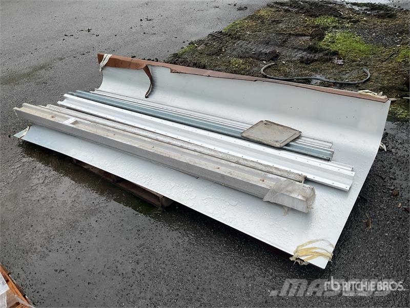  Quantity of Aluminum Trailer Panels and Supports Drugi deli