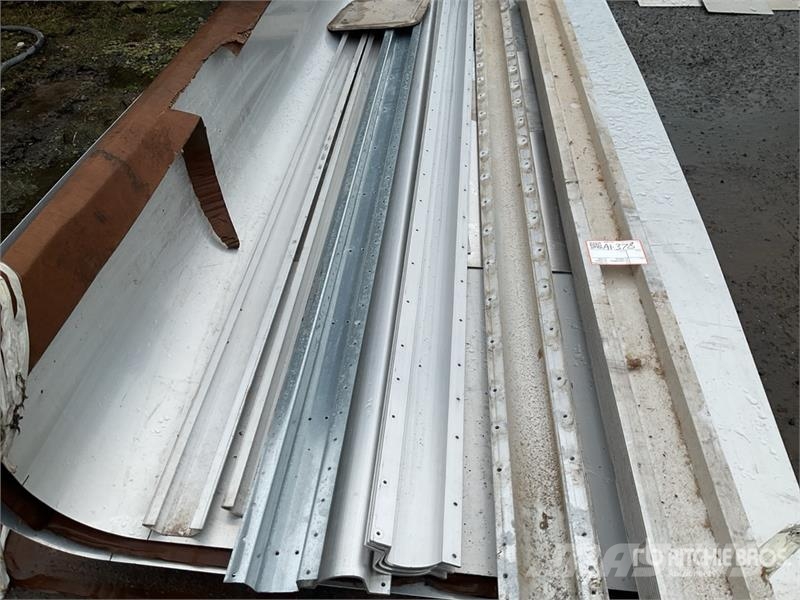  Quantity of Aluminum Trailer Panels and Supports Drugi deli