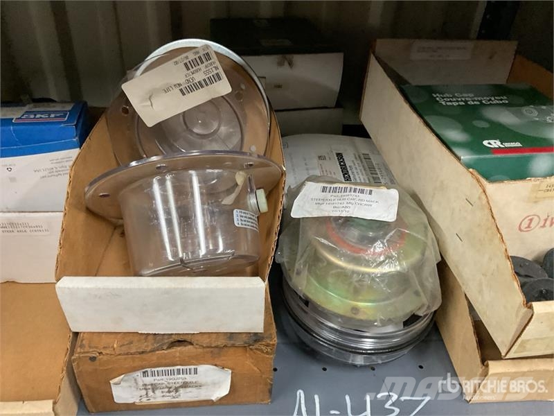 Quantity of Axle Hub Caps w/Misc. Parts Transport - Altele