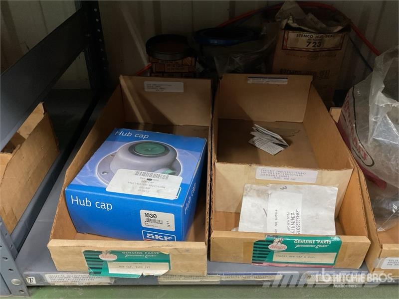 Quantity of Axle Hub Caps w/Misc. Parts Transport - Altele