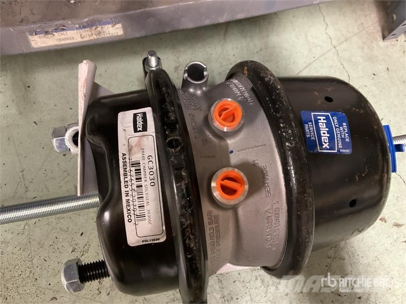 Quantity of Brake Chambers, Slack Adjusters & Misc Andet tilbehør