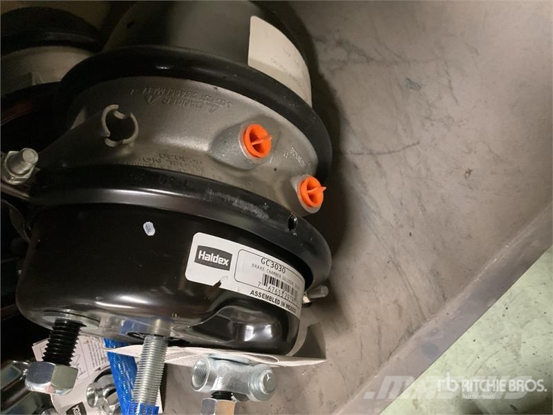 Quantity of Brake Chambers, Slack Adjusters & Misc Andet tilbehør