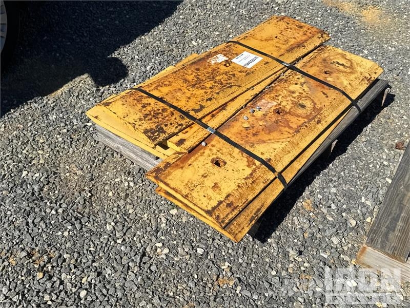  Quantity of Cat Undercarriage Parts (Unused) ملحقات أخرى للجرارات