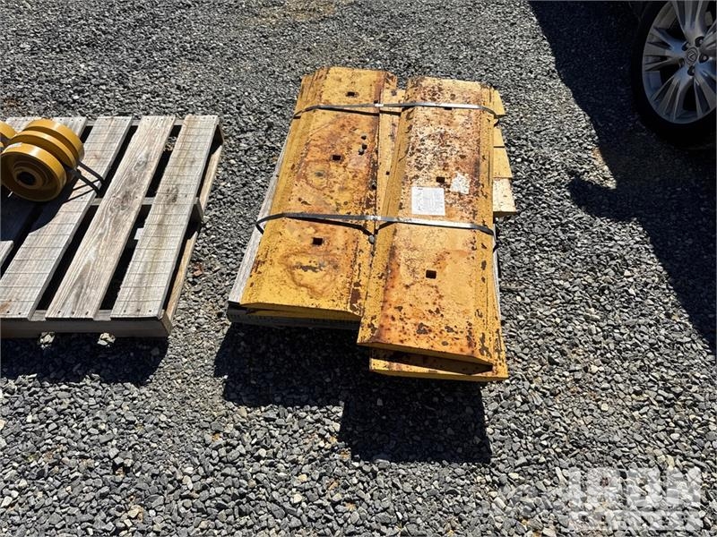  Quantity of Cat Undercarriage Parts (Unused) ملحقات أخرى للجرارات