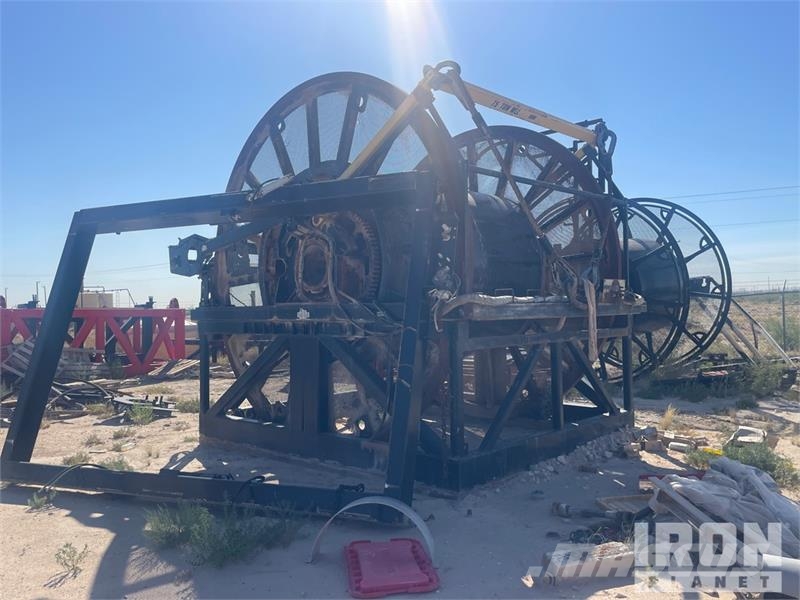 Quantity of Coil Tubing Reels & Stands Predelovalna oprema