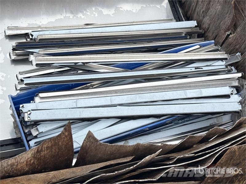 Quantity of Commercial Freezer/ Refrigerator Doors Diger tarim makinalari
