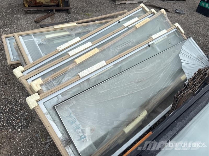  Quantity of Commercial Freezer/ Refrigerator Doors Diger tarim makinalari