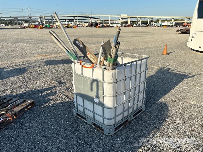Quantity of Concrete Finishing Tools Other components