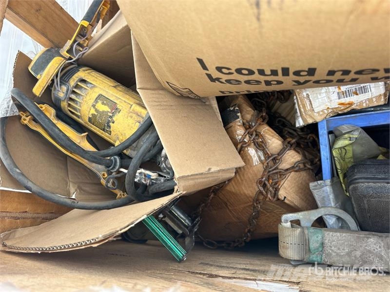  Quantity of Contractor Supplies معدات البناء - غير ذلك