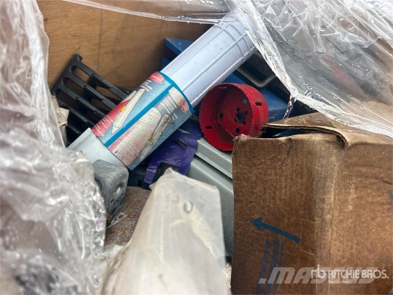  Quantity of Contractor Supplies Otros