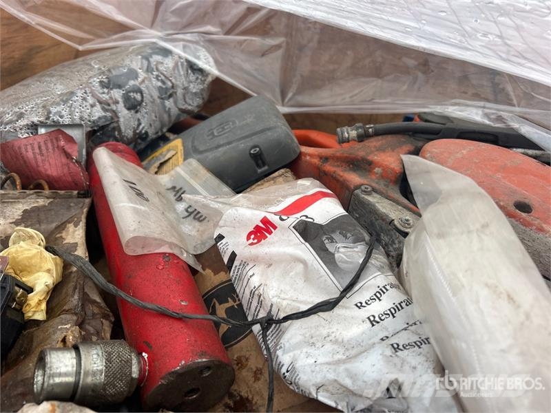  Quantity of Contractor Supplies Otros