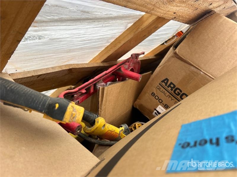  Quantity of Contractor Supplies معدات البناء - غير ذلك
