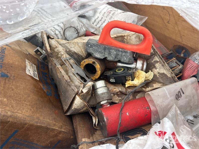  Quantity of Contractor Supplies Otros