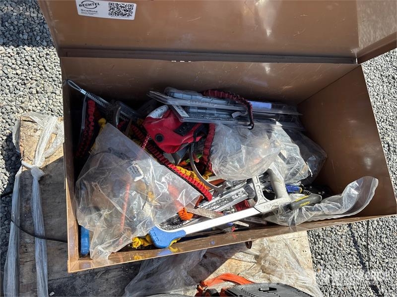 Quantity of Contractor supplies Outros componentes