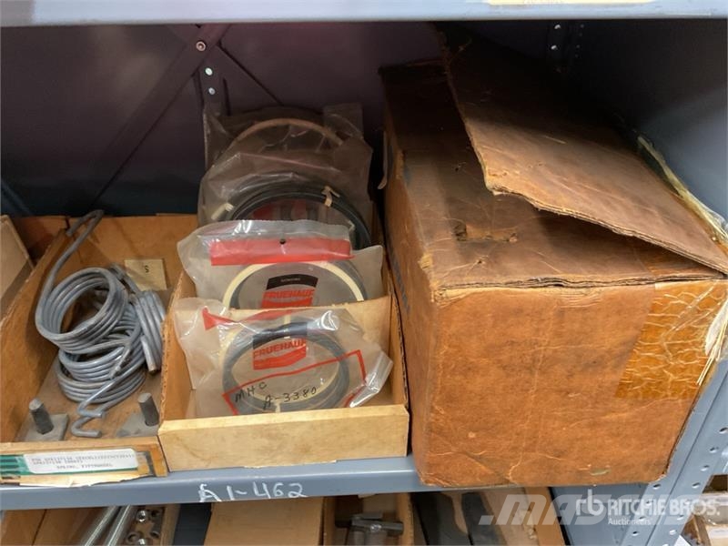 Quantity of Crossmembers w/Misc. Truck Parts 其他組件