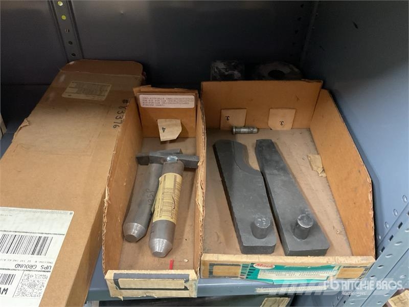 Quantity of Crossmembers w/Misc. Truck Parts 其他組件