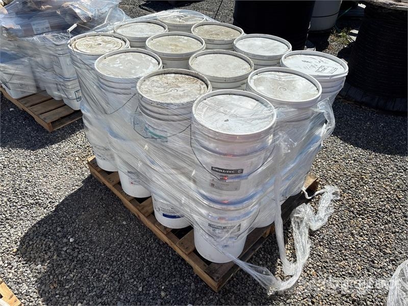 Quantity of Drill-Tec Pallet of Seam Plates 건설 장비 - 기타