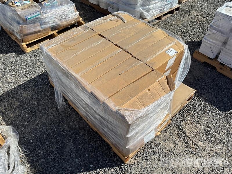 Quantity of Durolast 14 in Fasteners 건설 장비 - 기타