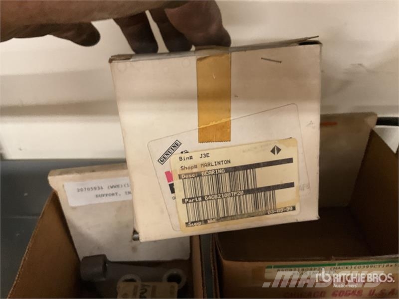 Quantity of Engine Shim Kit, Injectors, Valves, Oi 其他組件