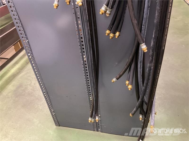 Quantity of Euclid Air Brake Hose Assemblies (Unus Коммерческий транспорт - Другие