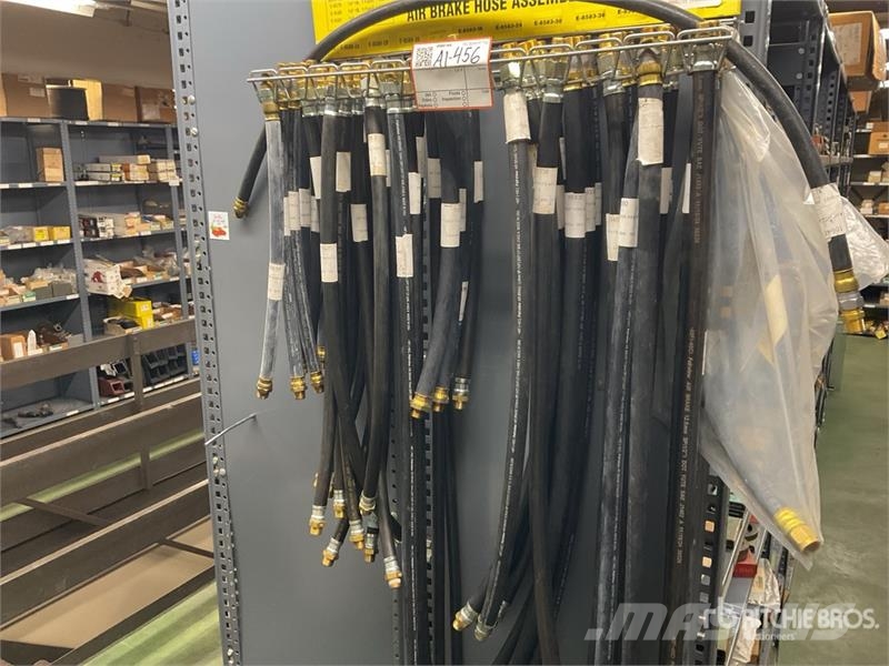  Quantity of Euclid Air Brake Hose Assemblies (Unus Коммерческий транспорт - Другие