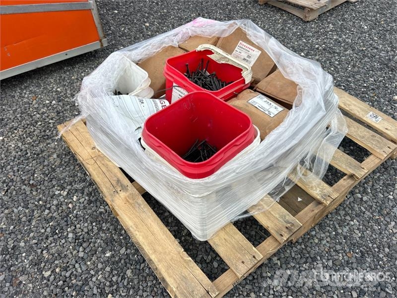  Quantity of Firestone 6 in to 8 in Fasteners (Unus 其他
