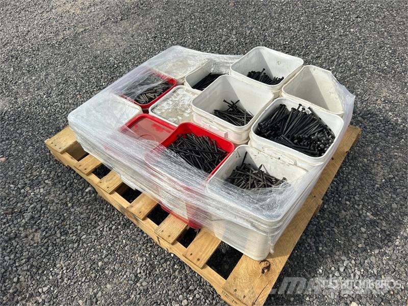  Quantity of Firestone 4 in to 5 in Fasteners (Unus 其他