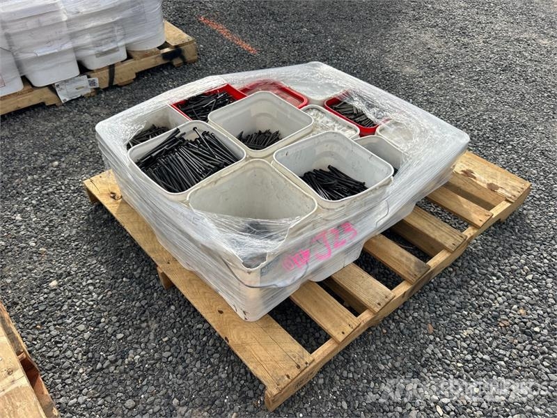  Quantity of Firestone 4 in to 5 in Fasteners (Unus 其他