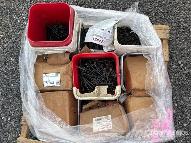  Quantity of Firestone 6 in to 8 in Fasteners (Unus 其他