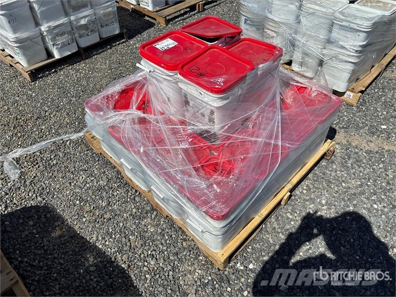Quantity of Firestone Fasteners 건설 장비 - 기타