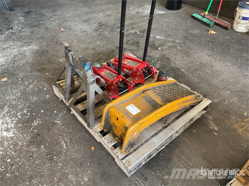 Quantity of Floor Jacks, Jack Stand, Ramps Andre komponenter