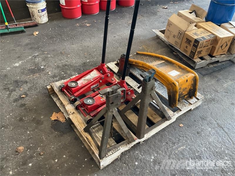 Quantity of Floor Jacks, Jack Stand, Ramps Andre komponenter