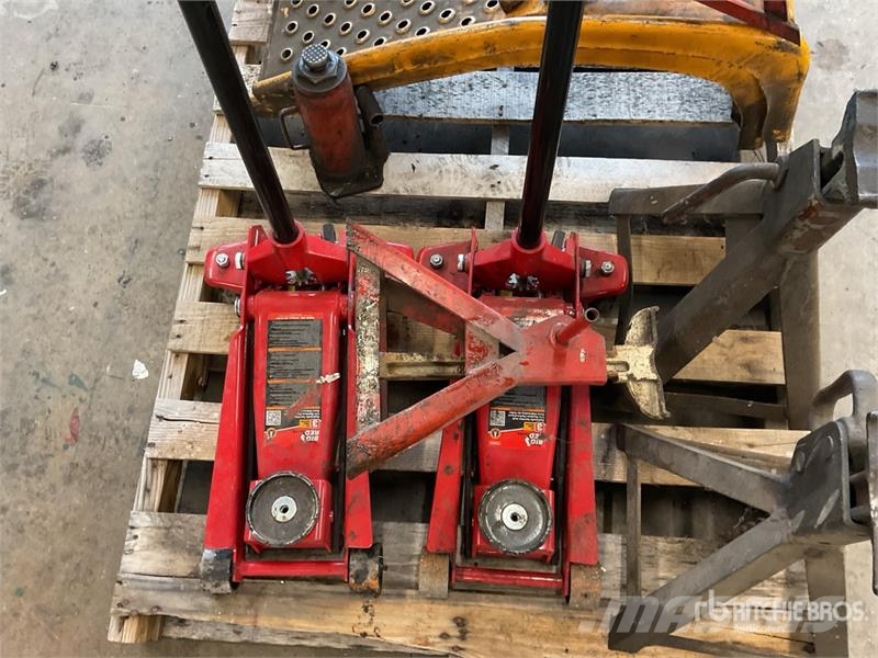  Quantity of Floor Jacks, Jack Stand, Ramps Other components