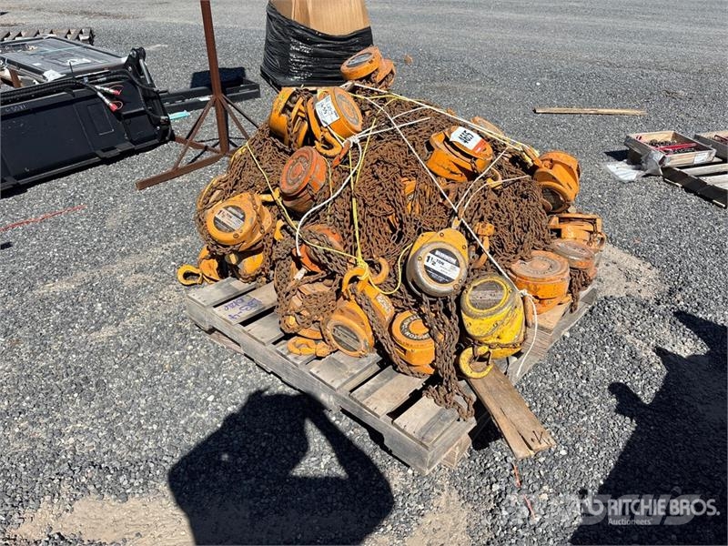  Quantity of Harrington CF4-3300 1-1/2 Ton Construc Outros componentes