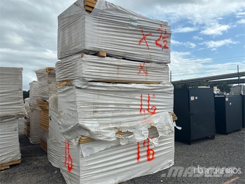  Quantity of    Iso Panels Talhas, guinchos e elevadores de materiais